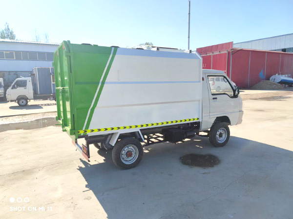 电动挂桶自卸垃圾车