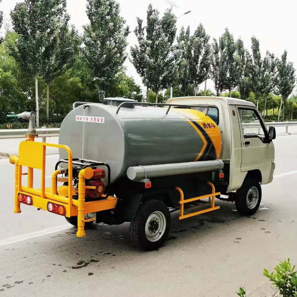 洒水车